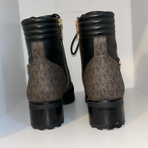 Michael Kors Women’s Boots Size 9 - Picture 4 of 5